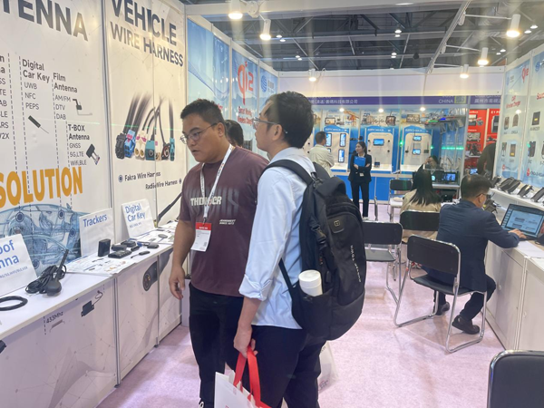 leading the new trend of technology-VLG shines at the Hong Kong Global Resources Consumer Electronics Show leading the new trend of technology-VLG shines at the Hong Kong Global Resources Consumer Electronics Show